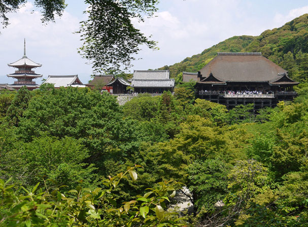 京都は清水寺周辺 知恩院 八坂神社 高台寺 の人気観光スポットを紹介しています